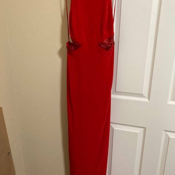 NWT Cache elegant, stunning red dress with sequins - Picture 2 of 7